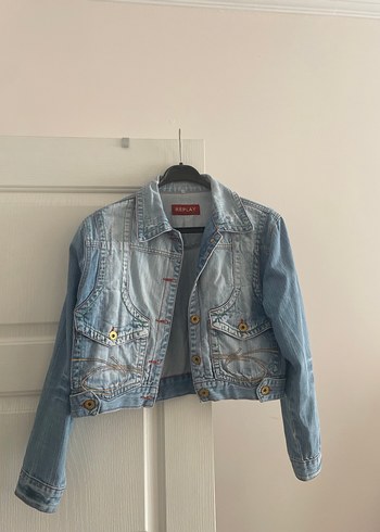 Düğmeli Kısa Mavi Nakışlı Kadın Denim Ceket