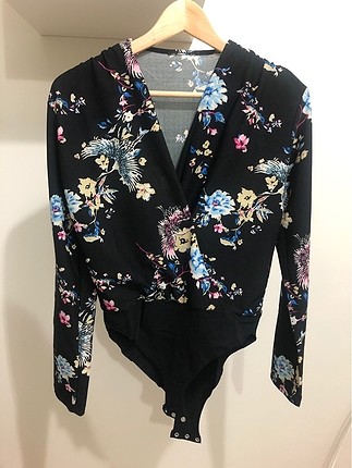 Alttan Çıtçıtlı Bluz