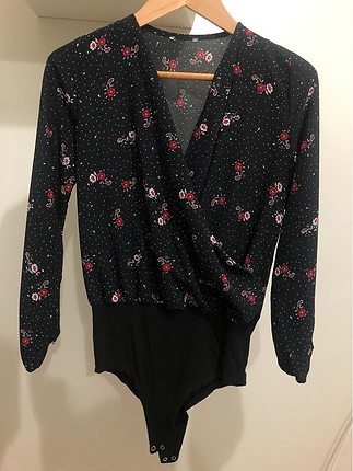 Alttan Çıtçıtlı Bluz