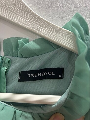m Beden Trendyol Milla kolsuz kısa elbise