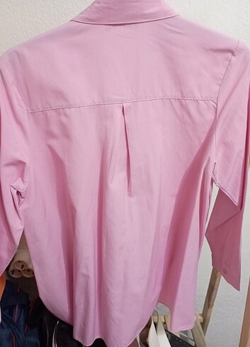 Pembe gömlek