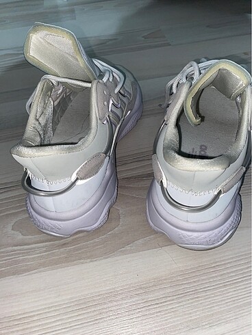 39 Beden Adidas ozweego