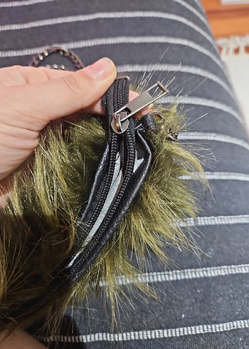 Kürk Detaylı Gri Zebra Desenli Kadın Çanta - Görsel 3