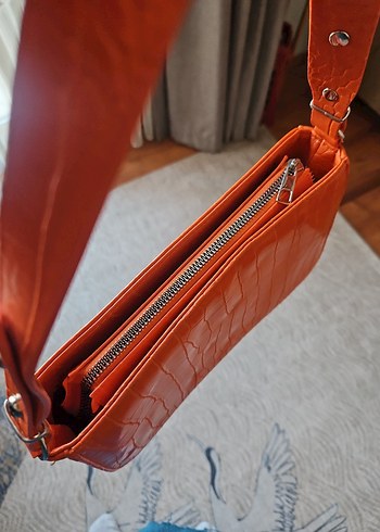 Turuncu Deri Yılan Desenli Kadın Çanta yenidir hic kullanmadim - Görsel 4