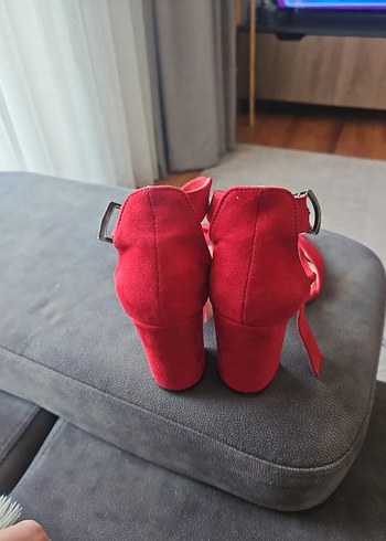 Kırmızı Süet deri Tokalı Kadın Topuklu Ayakkabı - Görsel 5