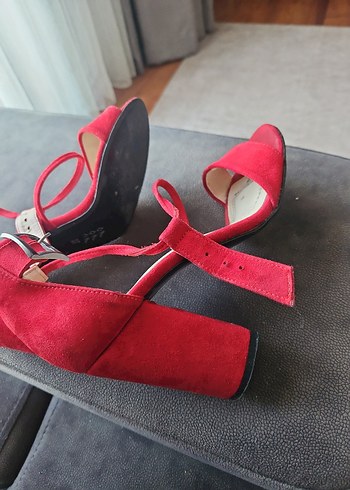 Kırmızı Süet deri Tokalı Kadın Topuklu Ayakkabı - Görsel 8