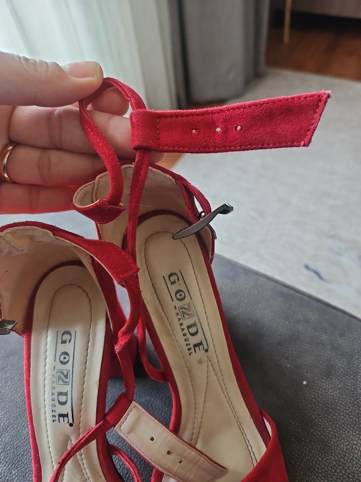 Kırmızı Süet deri Tokalı Kadın Topuklu Ayakkabı - Görsel 4