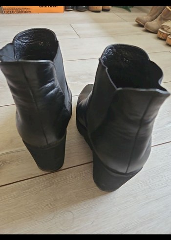 Deri Siyah Dolgu Topuklu Kadın Bot - Görsel 3