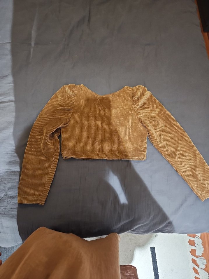 Düğmeli Kahverengi Kadife Bluz - Görsel 4