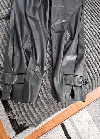 Siyah deri pantolon - Görsel 3