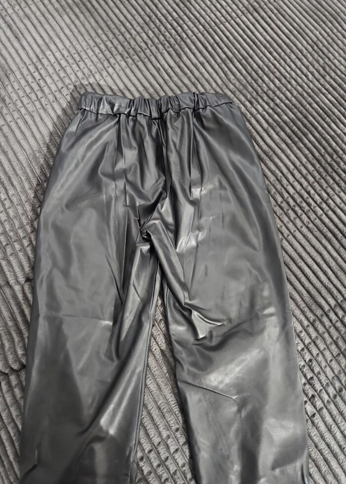 Siyah deri pantolon - Görsel 2