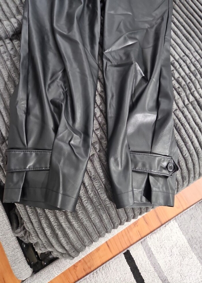 Siyah deri pantolon - Görsel 3