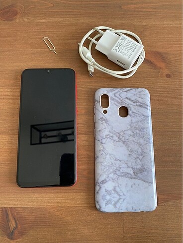 SAMSUNG A20 TELEFON