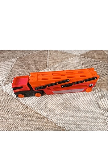  Beden Hot Wheels Tırı