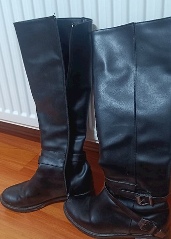 Siyah Deri Tokalı Dizüstü Çizme
