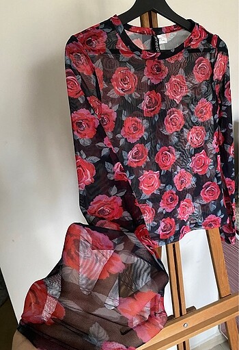 H&M Transparan gül desenli siyah body