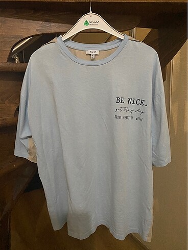 Twist tshirt
