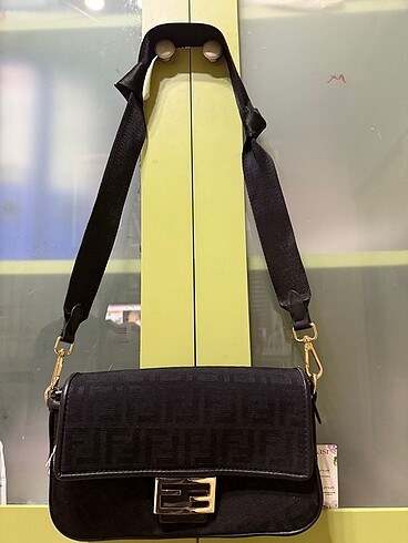 Fendi Fendi Siyah Omuz Çantası
