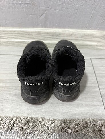 24 Beden Reebok spor ayakkabı