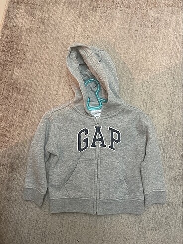 GAP kapişonlu sweatshirt