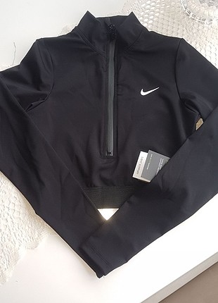 xl Beden Crop nike Bustiyer 