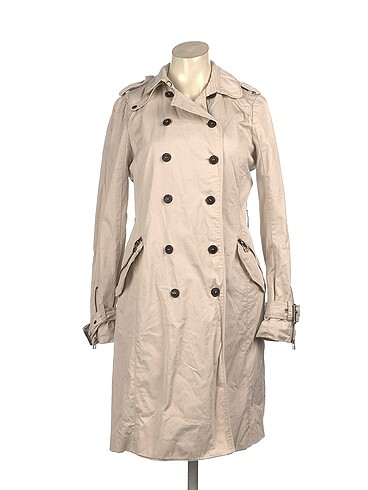 Zara Trenchcoat %70 İndirimli.