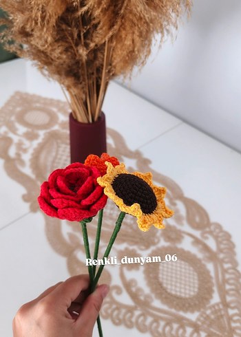 Örgü Gül ve Ayçiçeği Buketi
