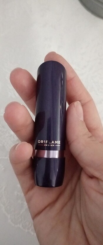 Beden Oriflame ruj kırmızı
