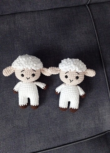 Amigurımi kuzu anahtarlık