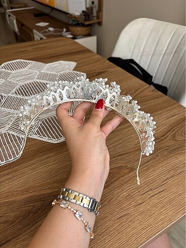 Beden Gelin tacı