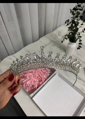 Beyaz Payetli Klasik Gelin Tacı