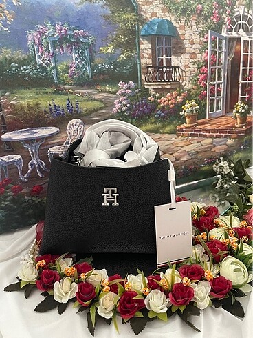 Tommy Hilfiger Kadın Çapraz Çanta
