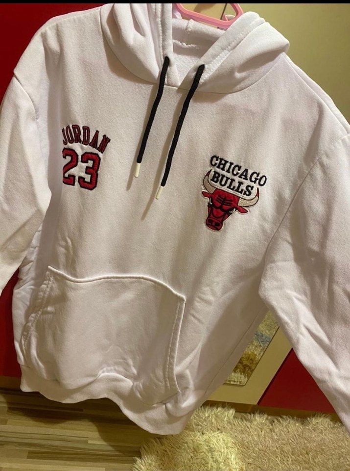 Chicago Bulls Baskılı Beyaz Kapüşonlu Sweatshirt - Görsel 2