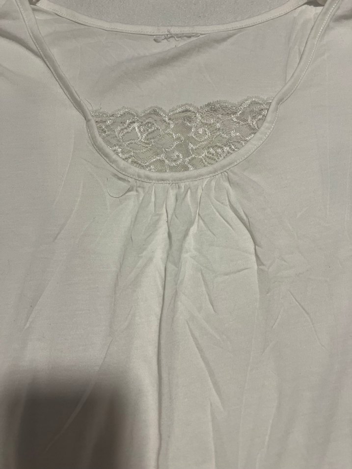 AvrupaBeyazV Yaka Kısa kol nenanın ürğnü - Görsel 2