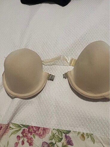 Önden ilik sütyen arkası bele kadar acık şeffaf