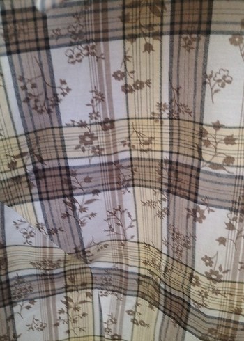 Düğmeli, kısa kollu, desenli kadın gömlek - Görsel 3