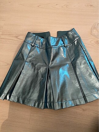 Bershka mini metalik etek
