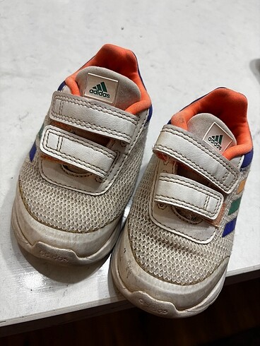 Bebek adidas