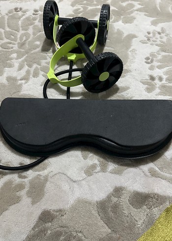 Yeşil Pilates Bandı ve Tekerlekli Egzersiz Aleti - Görsel 2