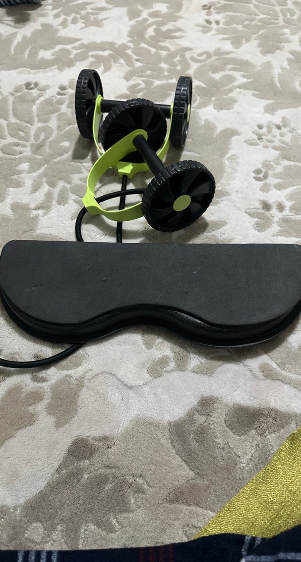 Yeşil Pilates Bandı ve Tekerlekli Egzersiz Aleti - Görsel 2