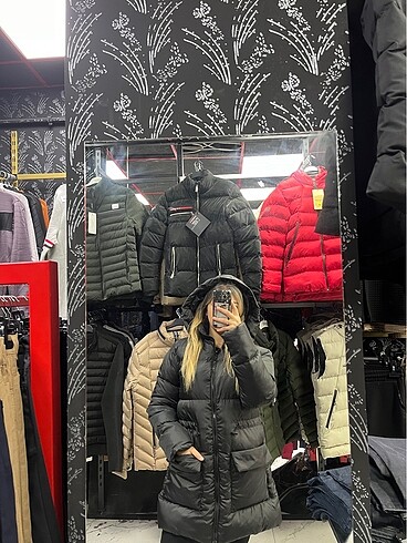 Diğer Kapüşonlu Mont
