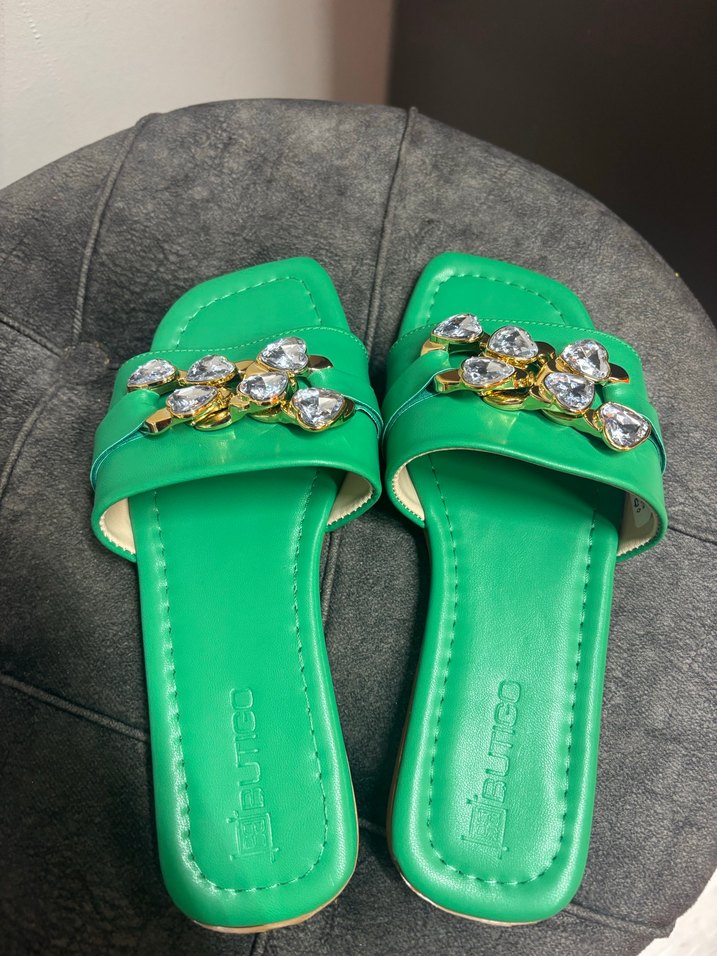 Parlak Yeşil Tokalı Blok Topuklu Kadın Terlik - Görsel 3