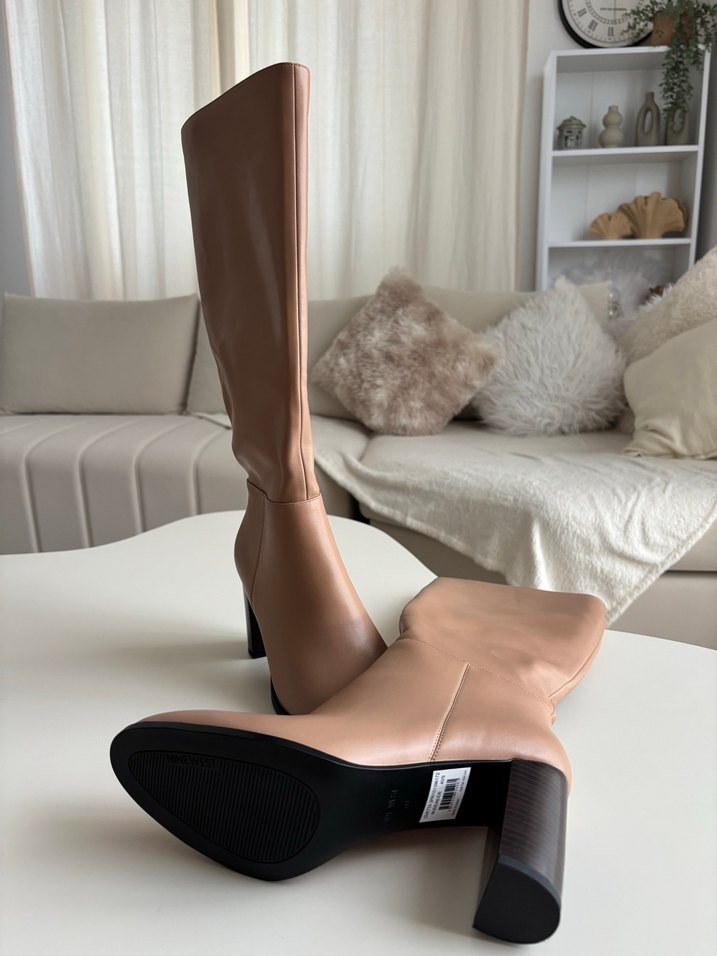 Bej Deri Dizüstü Topuklu Çizme - Görsel 4