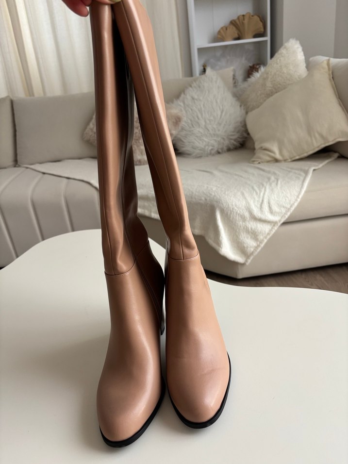Bej Deri Dizüstü Topuklu Çizme - Görsel 2