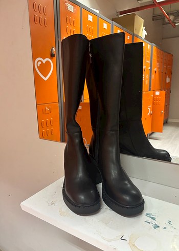 Siyah Deri Tokalı Kadın Dizüstü Bot - Görsel 2