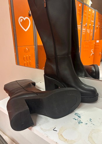 Siyah Deri Tokalı Kadın Dizüstü Bot - Görsel 4