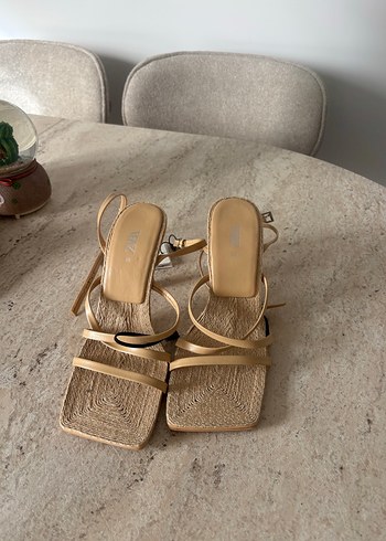 Bej Rugan Yılan Desenli İnce Topuklu Sandalet - Görsel 3