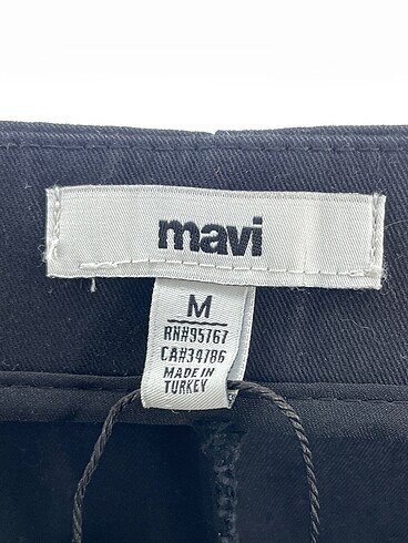 m Beden siyah Renk Mavi Jeans Düz Kesim %70 İndirimli.