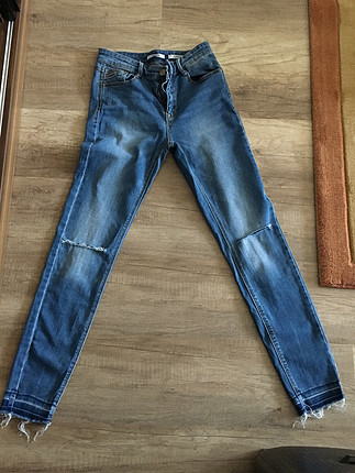 Stradivarius yırtık kot
