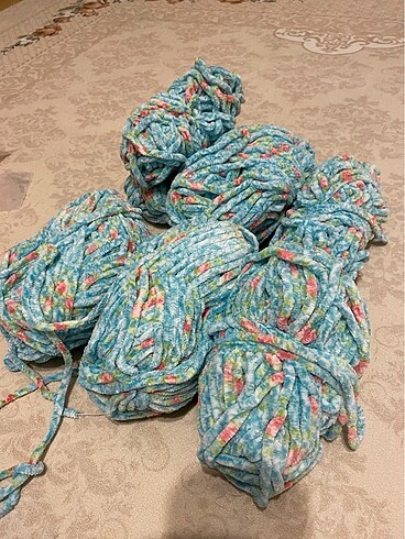 Beden Renk Bloom chenille ip